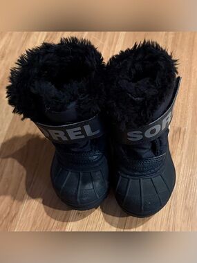 EUC Sorel Kids' Snow Commander Winter Boots - Black - Size 4 Toddler